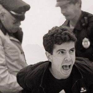 Bilder How to Survive a Plague