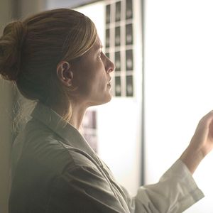 Bilder The Dark Hours