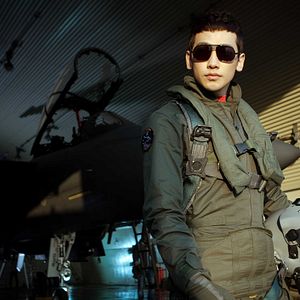 Bilder Into the Sun - Kampf über den Wolken