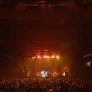 Bilder Shut Up And Play The Hits