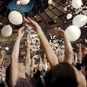 Bilder Shut Up And Play The Hits