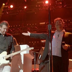 Bilder Shut Up And Play The Hits