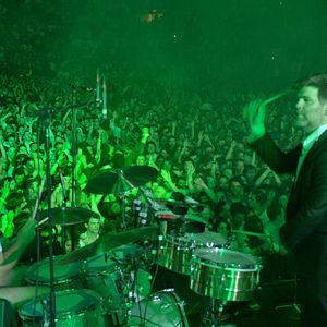 Bilder Shut Up And Play The Hits