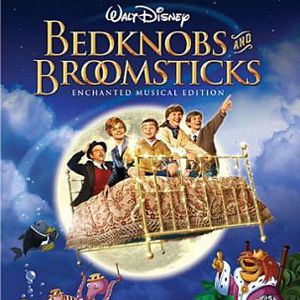 Bilder Die tollkühne Hexe in ihrem fliegenden Bett