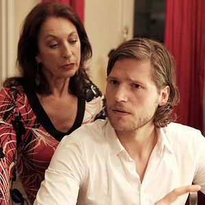 Bilder Nein! Aus! Pfui! Ein Baby an der Leine