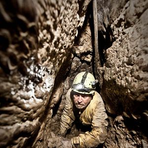 Bilder No Place on Earth - Kein Platz zum Leben