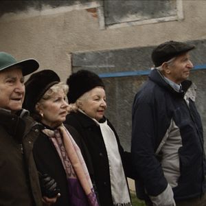 Bilder No Place on Earth - Kein Platz zum Leben