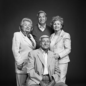 Bilder No Place on Earth - Kein Platz zum Leben