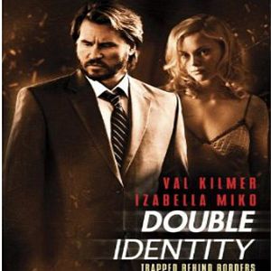 Bilder Double Identity - Zur falschen Zeit am falschen Ort