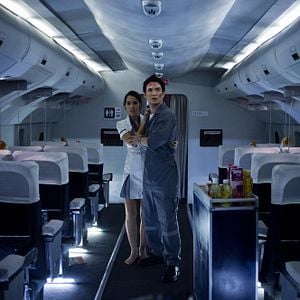 Bilder Dark Flight - Ghosts on a Plane