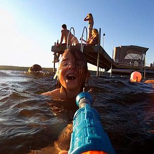 Bilder S-VHS aka V/H/S 2