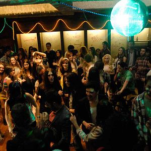 Bilder Afterparty - Feiern bis der Tod kommt