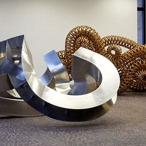 Bilder In Between - Der britische Künstler Richard Deacon