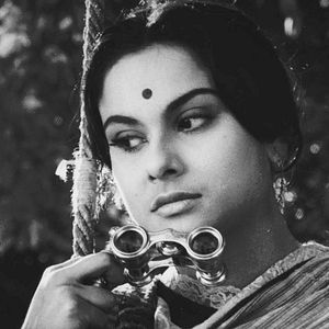 Bilder Charulata - die einsame Frau