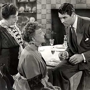 Bilder Arsen und Spitzenhäubchen