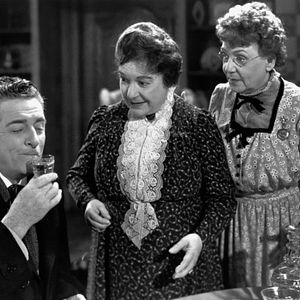 Bilder Arsen und Spitzenhäubchen