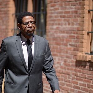 Bilder Two Men in Town