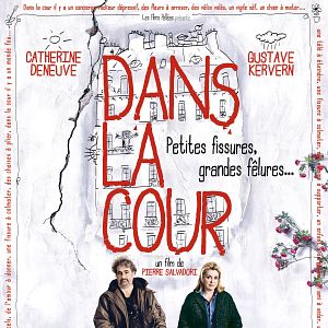 Bilder In The Courtyard