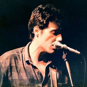 Bilder Antonio Vega, tu voz entre otras mil