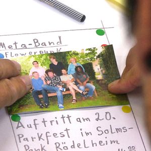 Bilder Die Meta-Morphose - Leicht verstimmt ins Rampenlicht