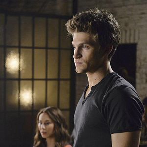 Bilder Troian Bellisario