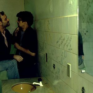 Bilder Uma Dose Violenta de Qualquer Coisa