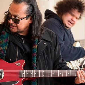 Bilder Love Supreme – Sechs Saiten und ein Brett