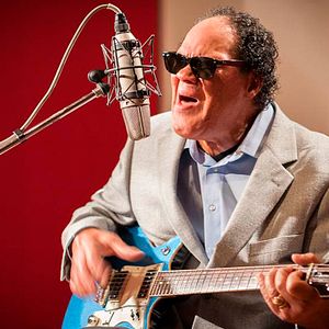 Bilder Love Supreme – Sechs Saiten und ein Brett