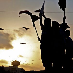 Bilder First to Fall