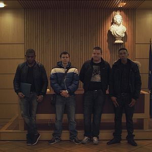 Bilder Pôle Emploi, Ne quittez pas !