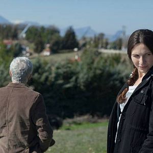 Bilder Standing Aside, Watching