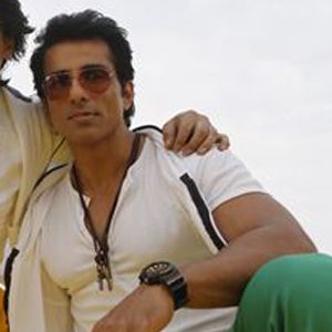 Bilder Sonu Sood