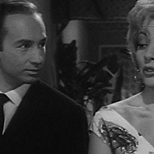 Bilder Maribel y la extraña familia