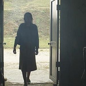 Bilder Three Windows and a Hanging