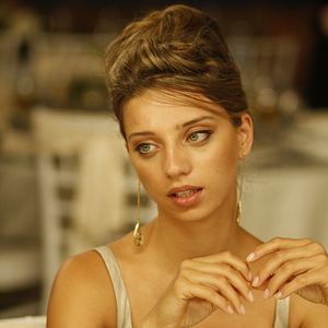 Bilder Angela Sarafyan