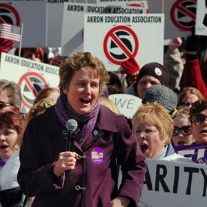 Bilder Pay 2 Play: Democracy’s High Stakes