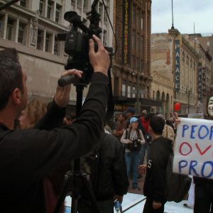 Bilder Pay 2 Play: Democracy’s High Stakes