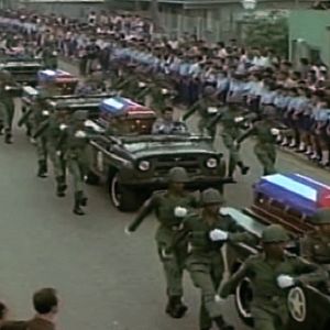 Bilder Plot for Peace