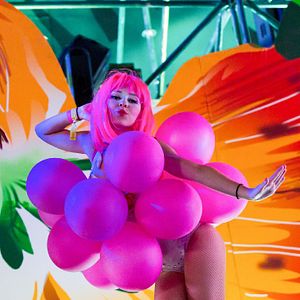 Bilder Under the Electric Sky