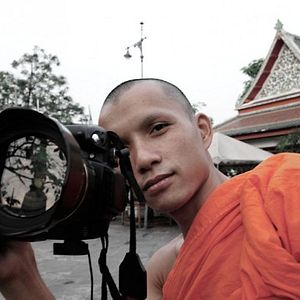 Bilder Monk with a Camera