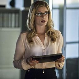 Bilder Emily Bett Rickards