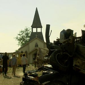 Bilder Among The Living