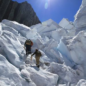 Bilder Beyond the Edge - Sir Edmund Hillarys Aufstieg zum Gipfel des Everest