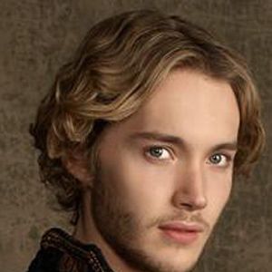 Bilder Toby Regbo