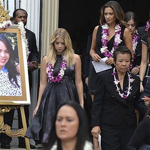 Bilder Troian Bellisario