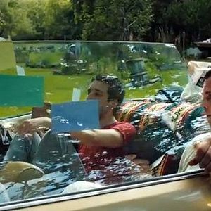 Bilder Loitering With Intent