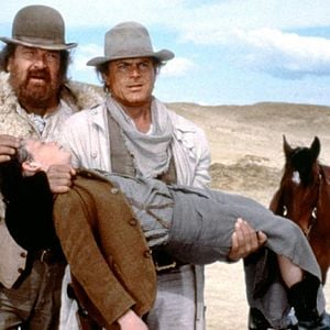 Bilder Zwei vom Affen gebissen