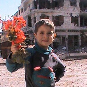 Bilder Silvered Water, Syria Self-Portrait