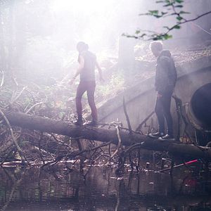 Bilder Something Must Break