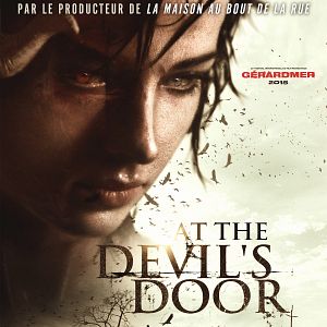 Bilder At the Devil's Door